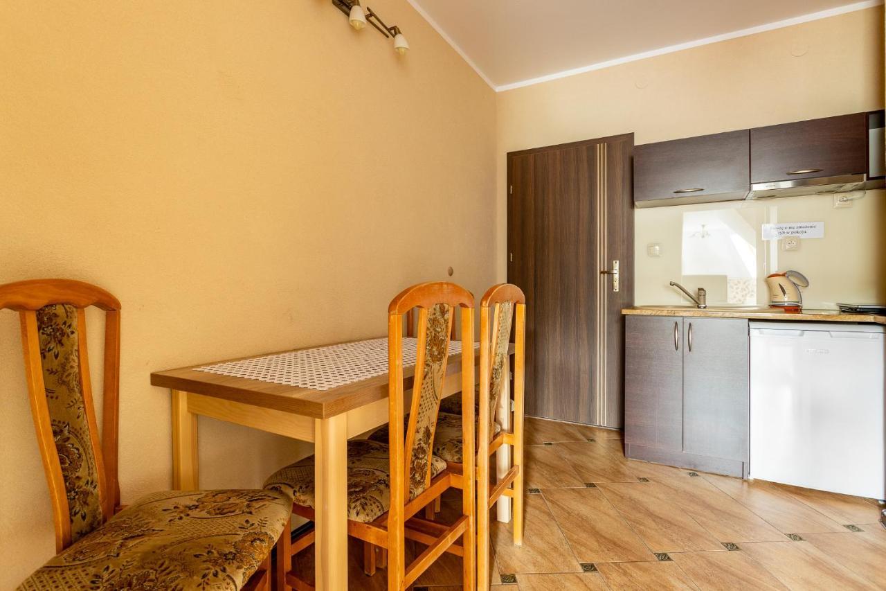 Pokoje Goscinne Katarzyna Kur Dębki Exterior foto
